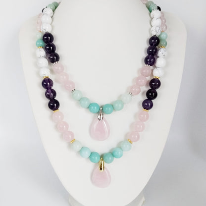 Découvre notre collier anti-stress en 4 pierres naturelles apaisantes. L'allié parfait pour apaiser l'esprit et retrouver la sérénité au quotidien.