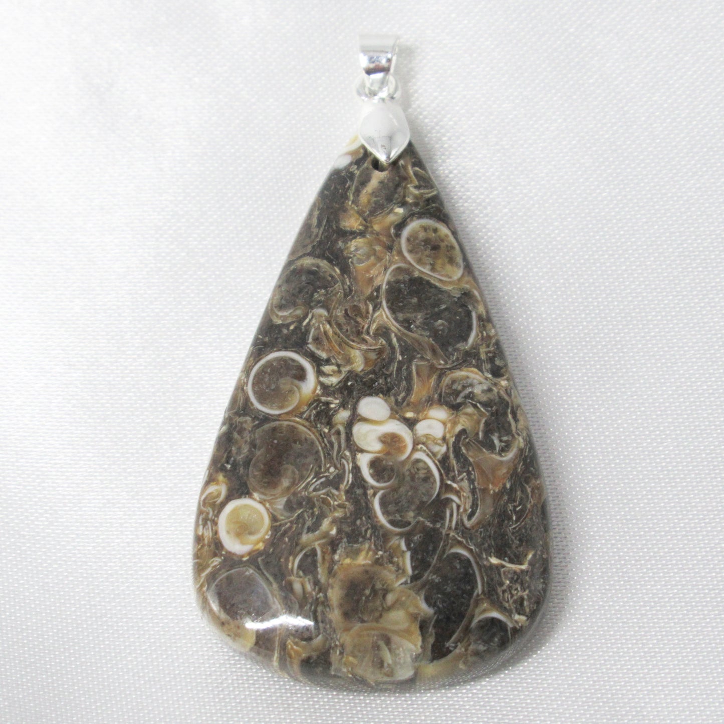 Pendentif Agate Turitelle ou Agate Fossile en pierre naturelle