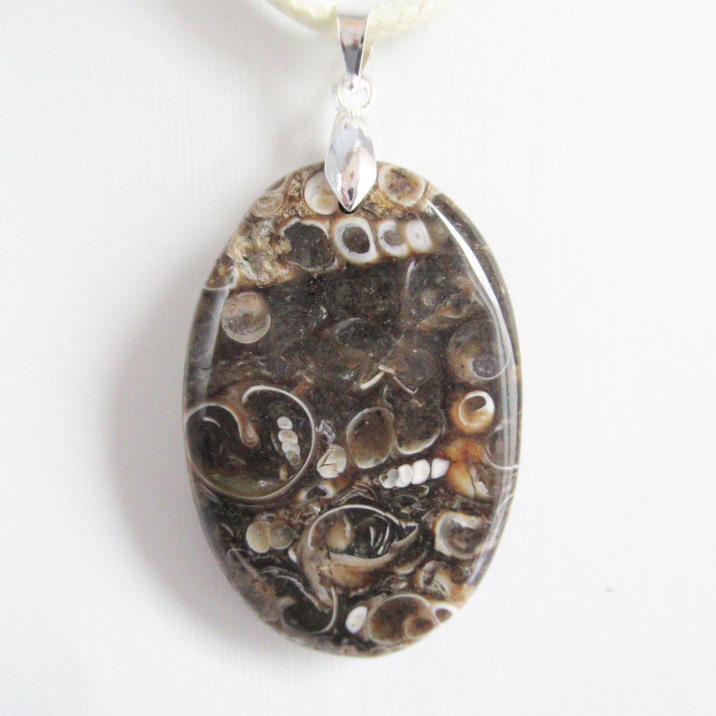 Pendentif Agate Turitelle ou Agate Fossile en pierre naturelle