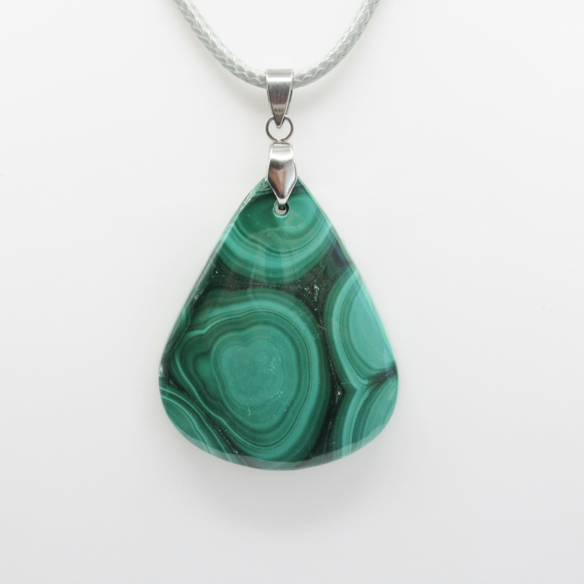 Pendentifs en pierres naturelles montés sur chaine – Aurore de Cristal Pendentifs en pierres naturelles montés sur chaine – Aurore de Cristal