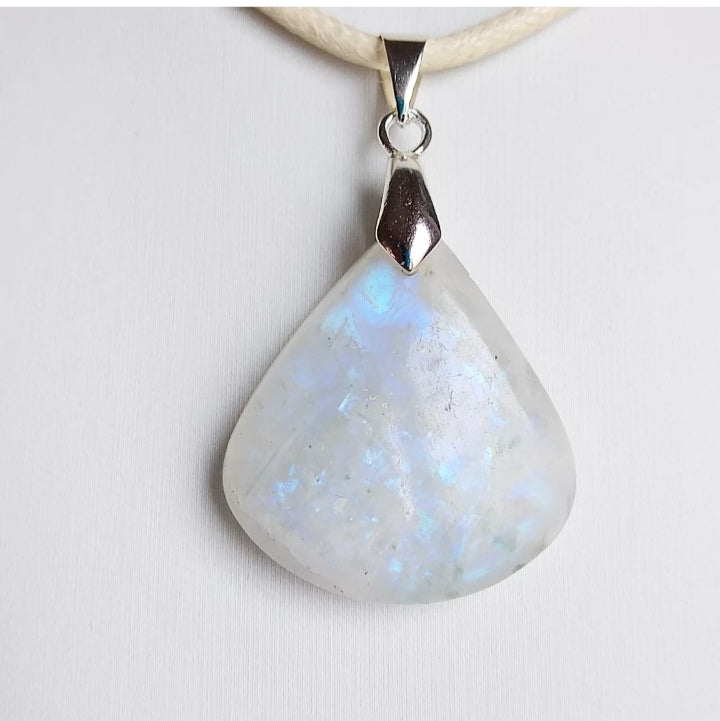 Pierre lune blanche 7.9 carats - pendentif cabochon pierre naturelle Pierre lune blanche 7.9 carats - pendentif cabochon pierre naturelle