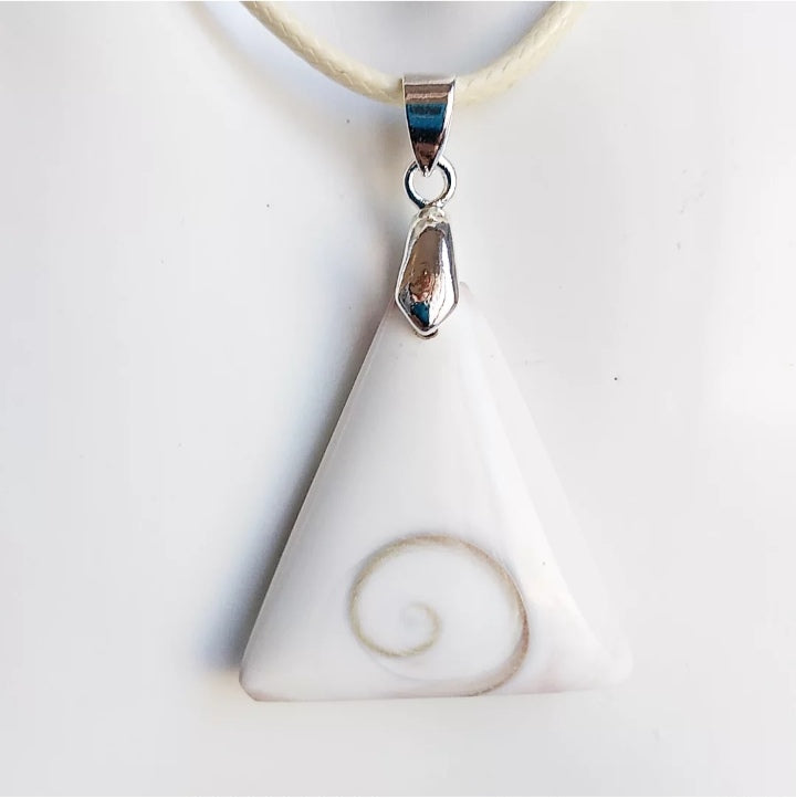 Pendentif en pierre naturelle - Oeil de Sainte Lucie